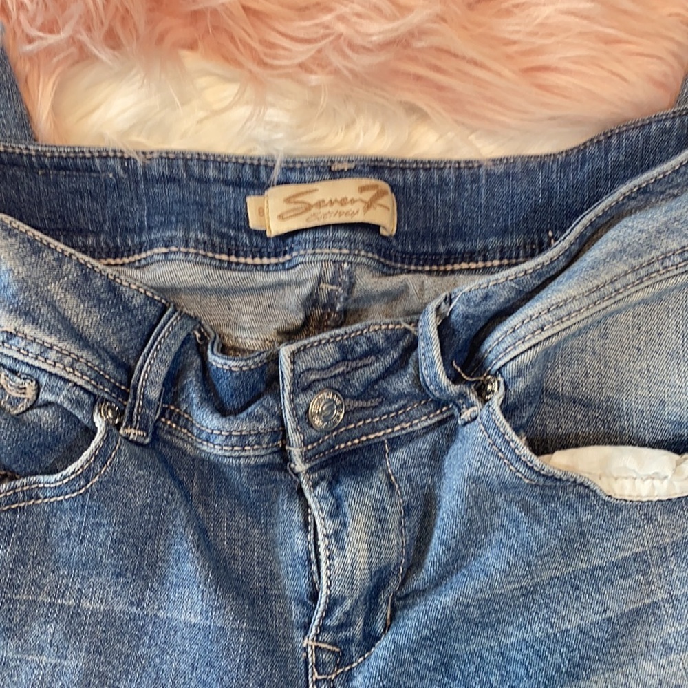 Seven7 Mid Rise Distressed Cropped Jeans - Picture 4 of 7